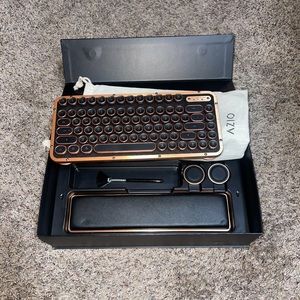 Azio Bluetooth typewriter keyboard